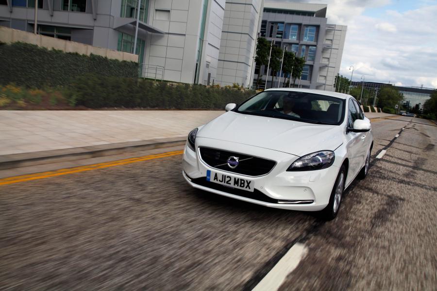  Volvo V40 2012 года  (фото 19 из 183)